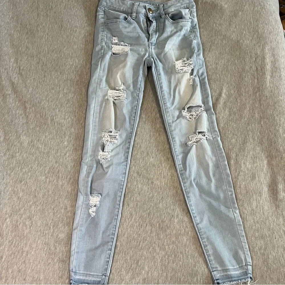 American Eagle Outfitters Light Wash Skinny Jeans Distressed